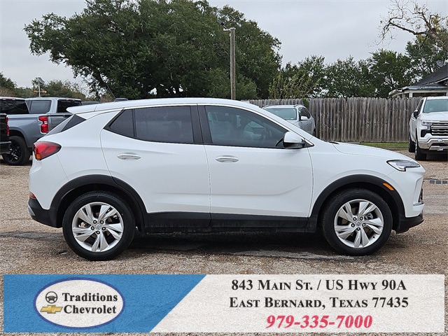 2024 Buick Encore GX Preferred White at Community Kia