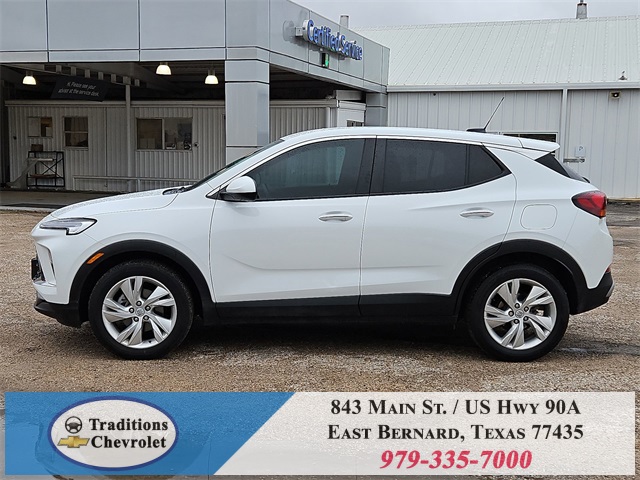 2024 Buick Encore GX Preferred White at Community Kia