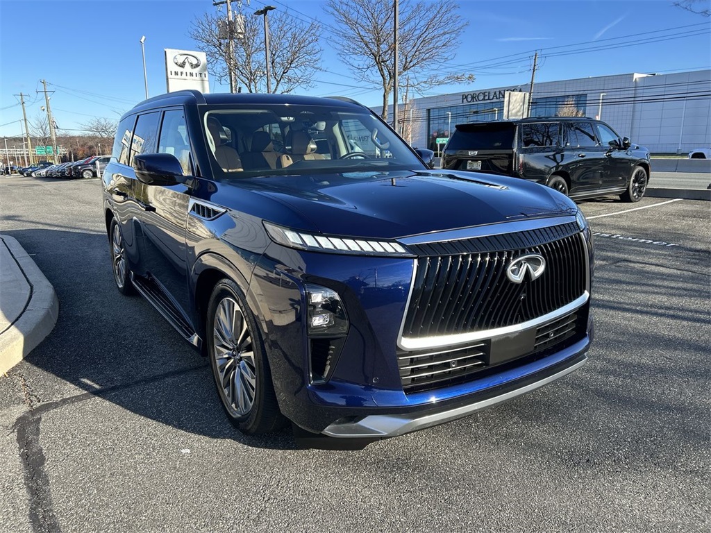 2025 INFINITI QX80 Sensory 4WD
