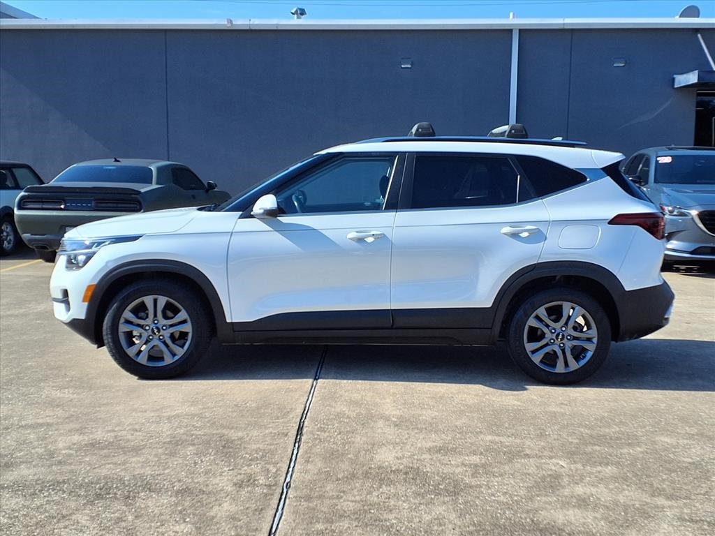 2023 Kia Seltos S White at Joe Myers Mazda Kia