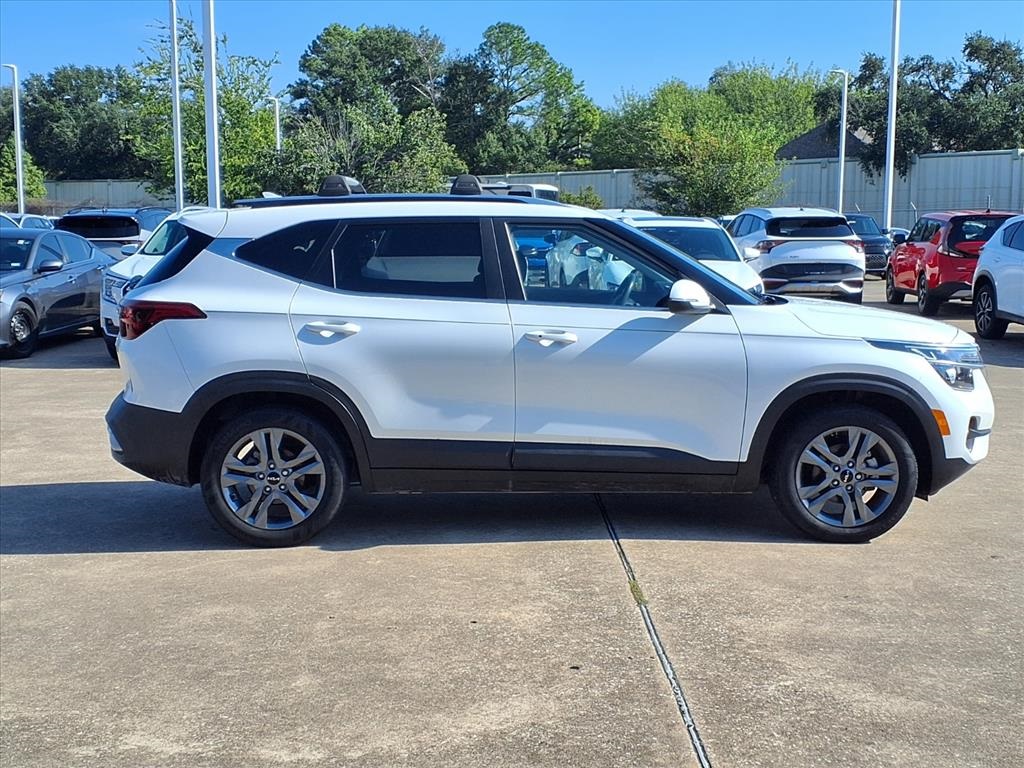 2023 Kia Seltos S White at Joe Myers Mazda Kia