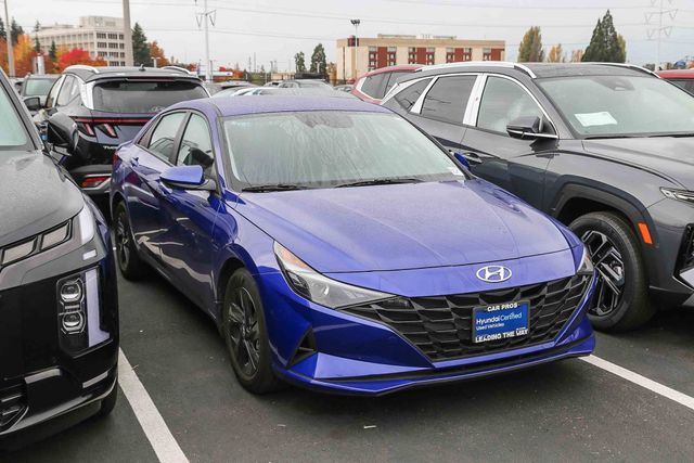 2023 Hyundai Elantra SEL FWD