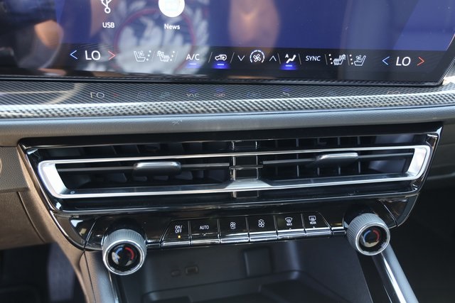 2026 Chevrolet Traverse High Country White at Monument Chevrolet