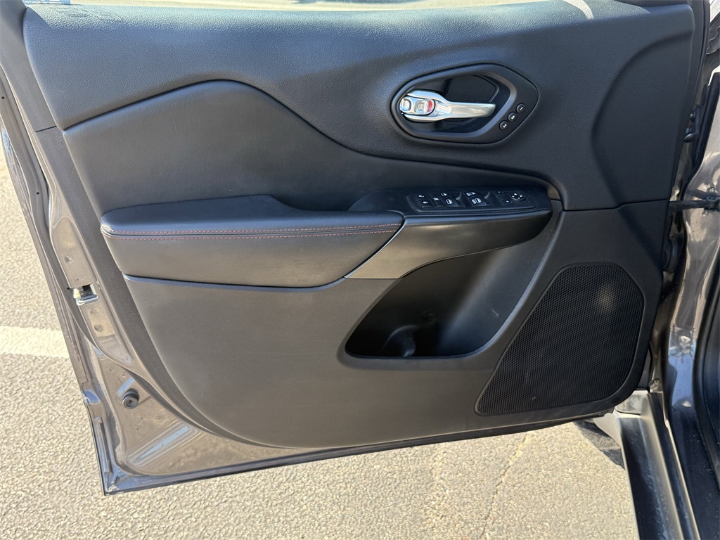 2019 Jeep Cherokee Trailhawk Gray at Durrett Motor Company