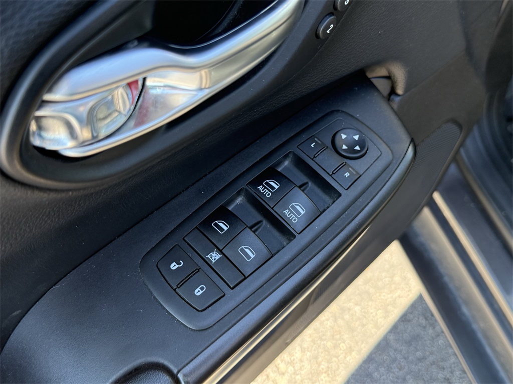 2019 Jeep Cherokee Trailhawk Gray at Durrett Motor Company