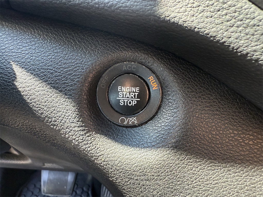 2019 Jeep Cherokee Trailhawk Gray at Durrett Motor Company