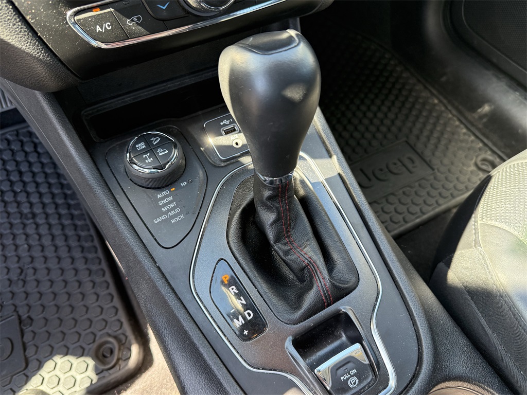 2019 Jeep Cherokee Trailhawk Gray at Durrett Motor Company