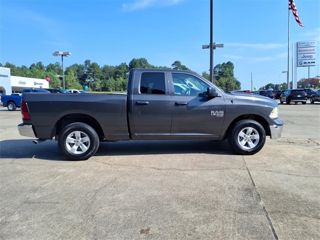2024 Ram 1500 Classic SLT photo 4