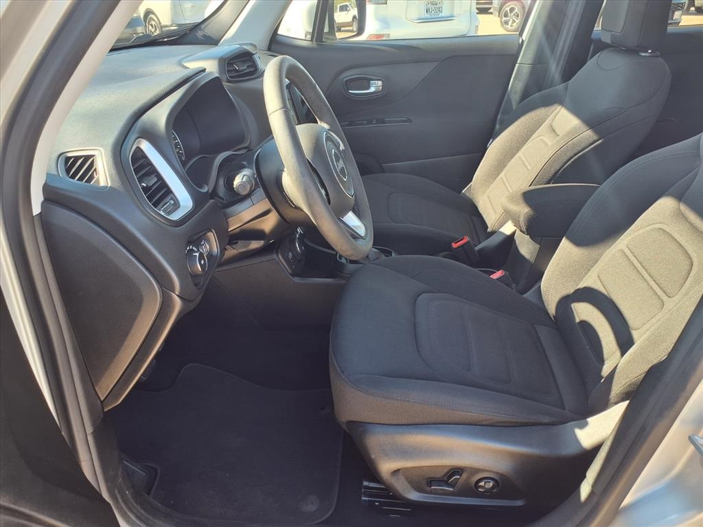 2018 Jeep Renegade Latitude Silver at Durrett Motor Company