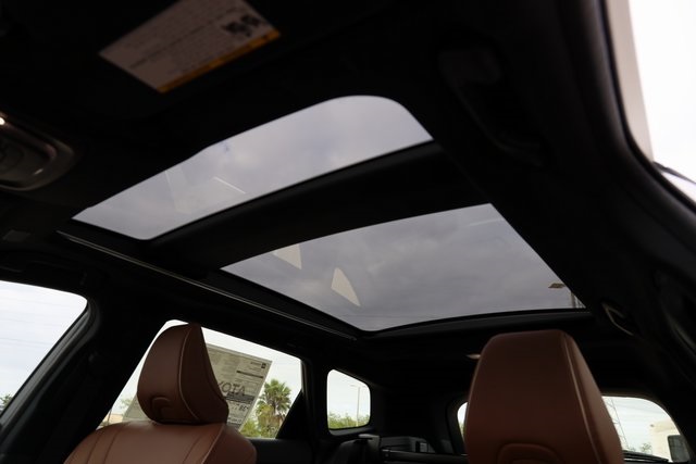 2025 Toyota Crown Signia Limited - 10