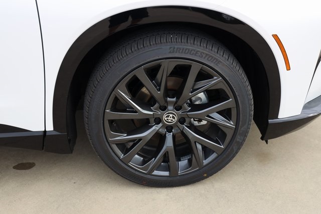 2025 Toyota Crown Signia Limited - 8