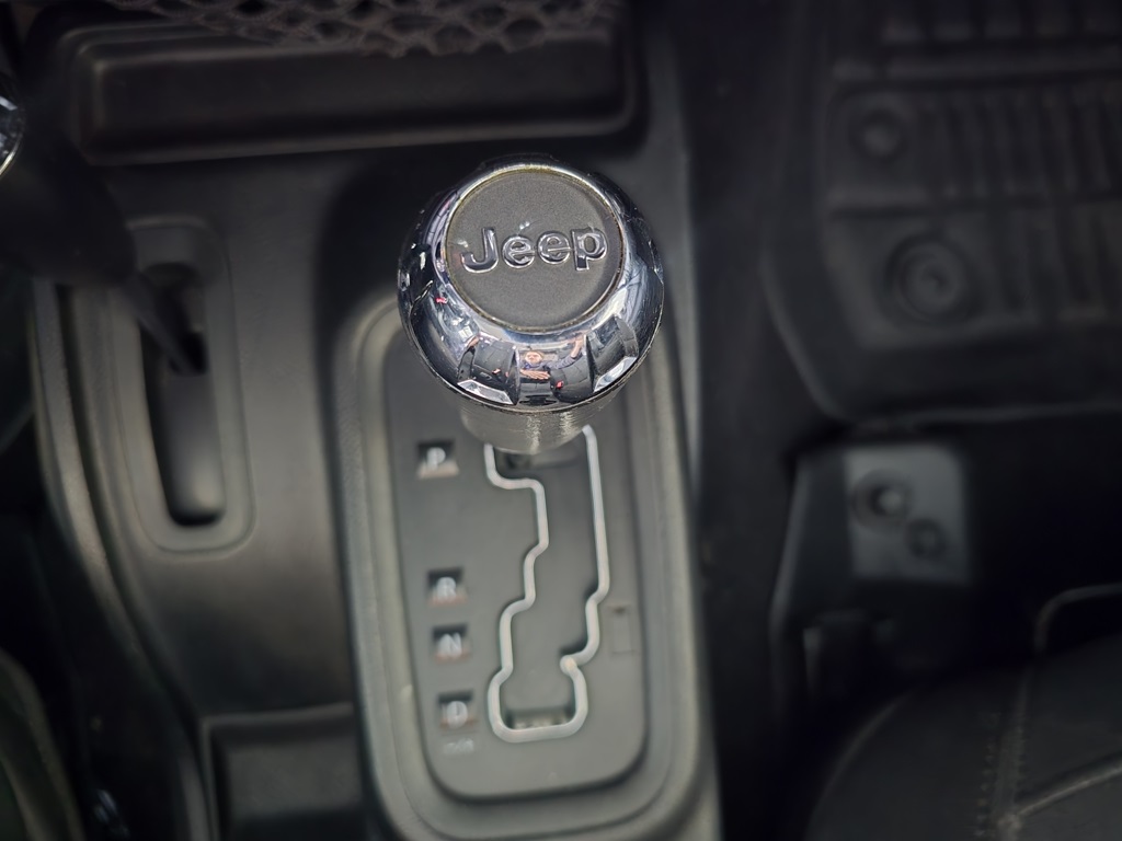 Thumbnail: 2018 Jeep Wrangler - 11