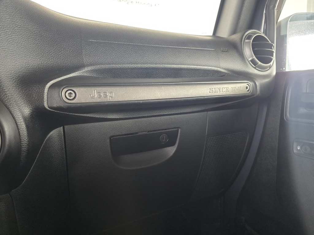 Thumbnail: 2018 Jeep Wrangler - 15