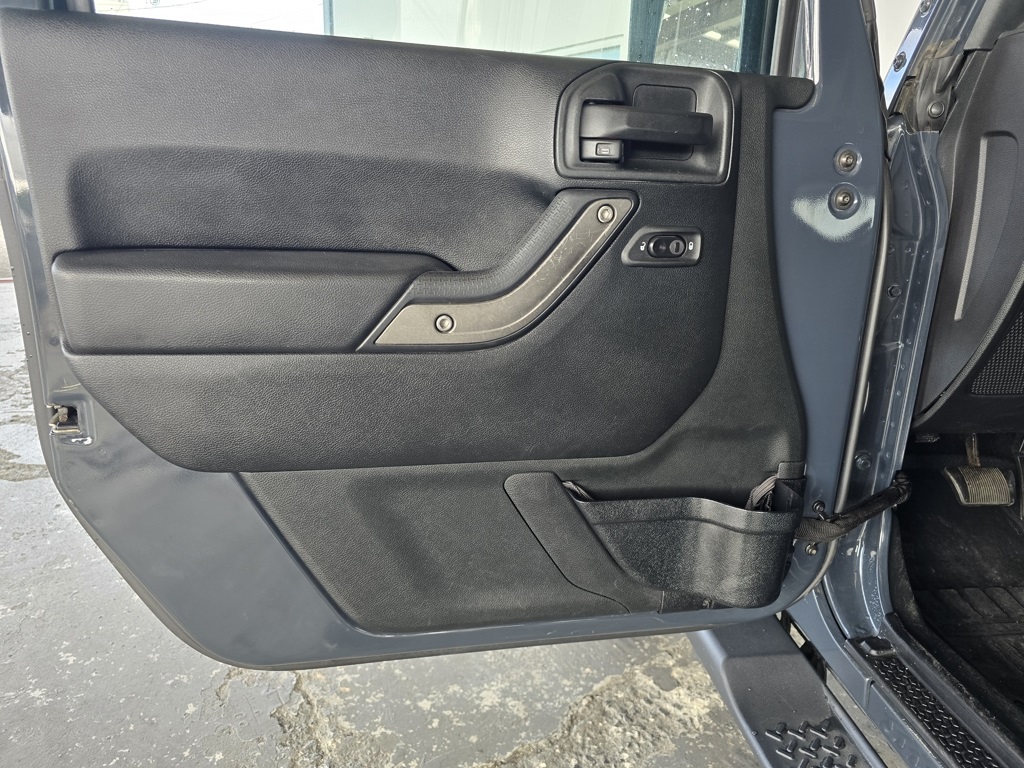 Thumbnail: 2018 Jeep Wrangler - 16