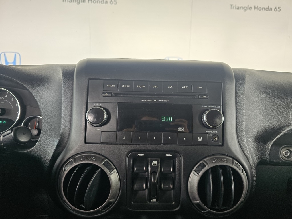 Thumbnail: 2018 Jeep Wrangler - 8