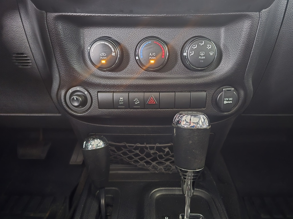 Thumbnail: 2018 Jeep Wrangler - 9