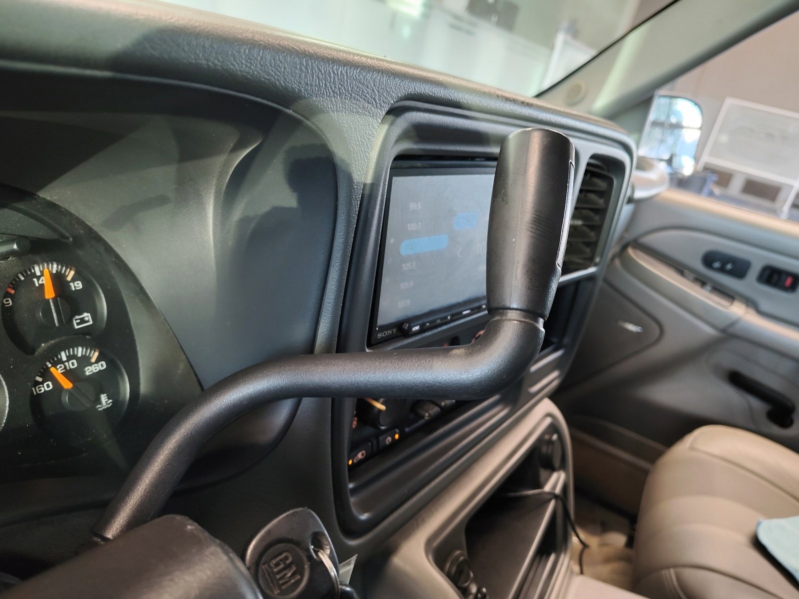 Used Car 2005 Chevrolet Tahoe  Z71 For Sale Under $10,000 In San Antonio, Texas