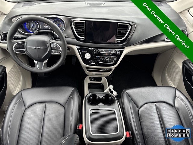 2024 Chrysler Pacifica Touring L - 11