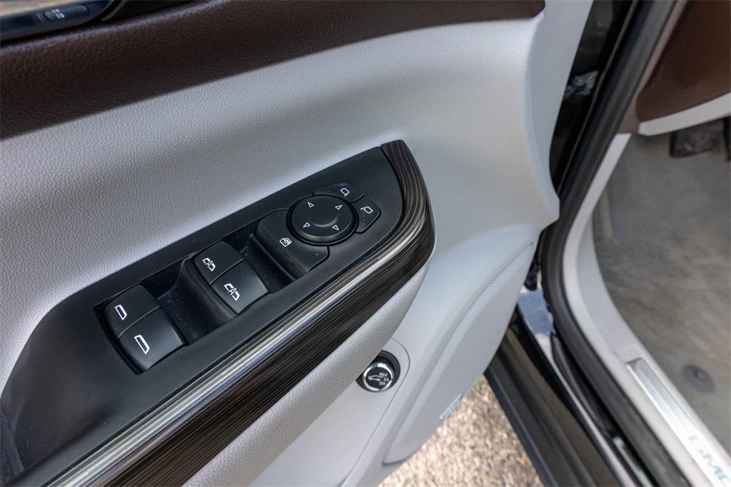 Used Car 2023 Gmc Acadia  Slt For Sale Under $30,000 In San Marcos, Texas