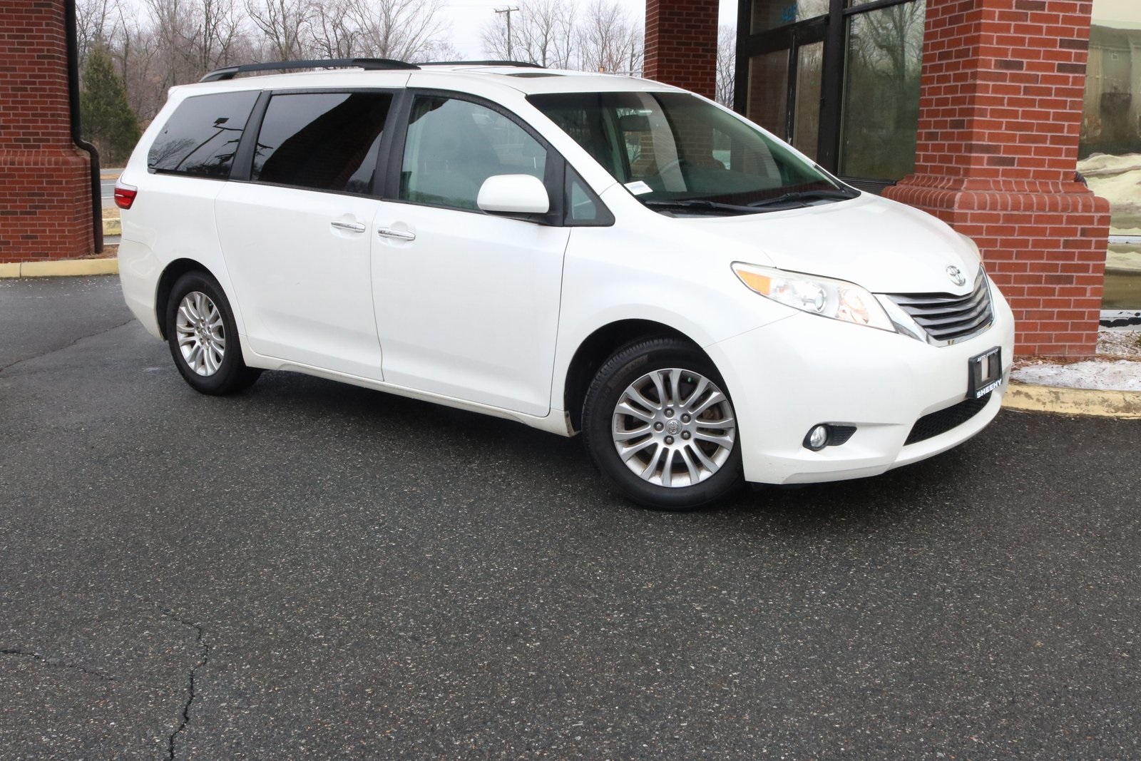 2015 Toyota Sienna XLE 7-Passenger Auto Access Seat