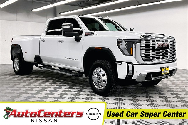 2025 GMC Sierra 3500HD Denali Crew Cab 4WD