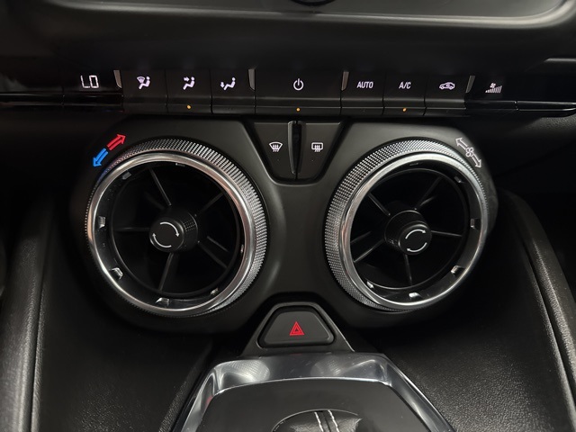 2021 Chevrolet Camaro 1LT photo 13