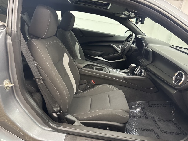 2021 Chevrolet Camaro 1LT photo 9