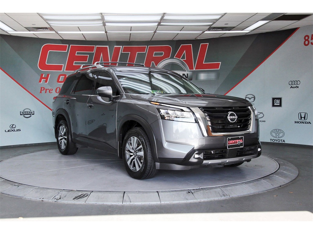 2022 Nissan Pathfinder SL Gray at Baytown Hyundai