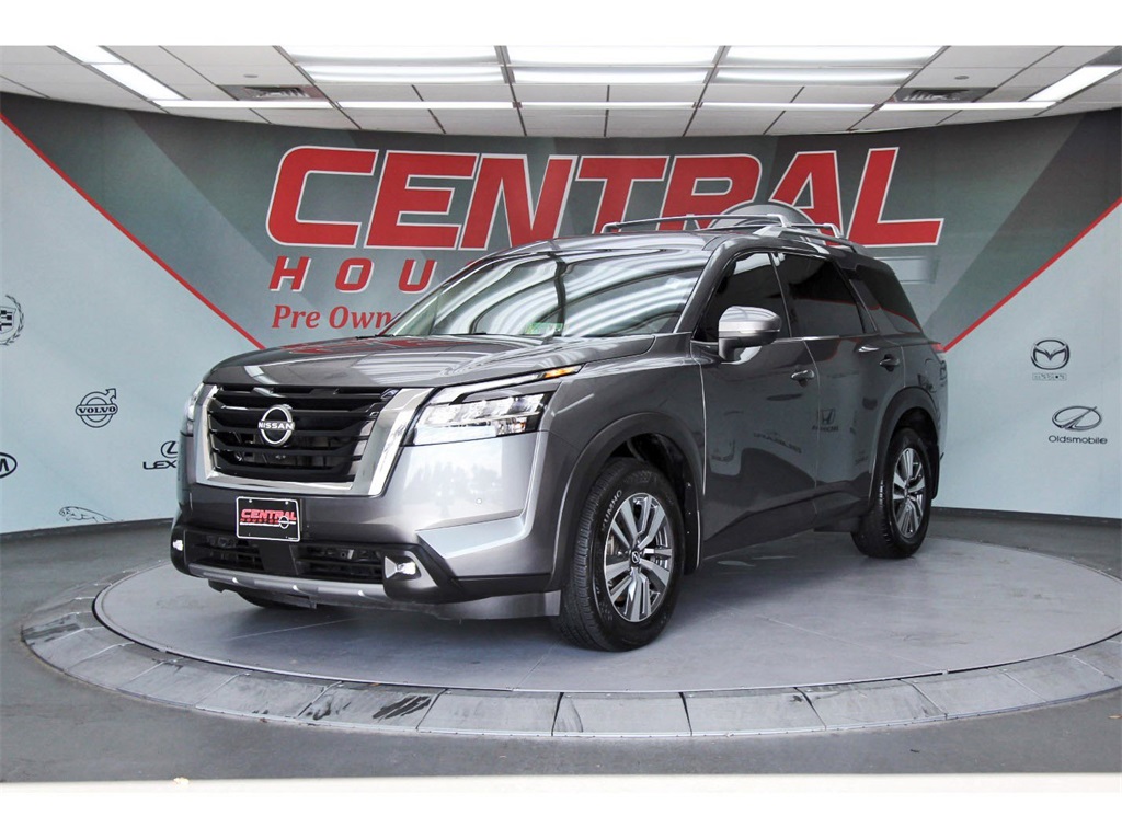 2022 Nissan Pathfinder SL Gray at Baytown Hyundai