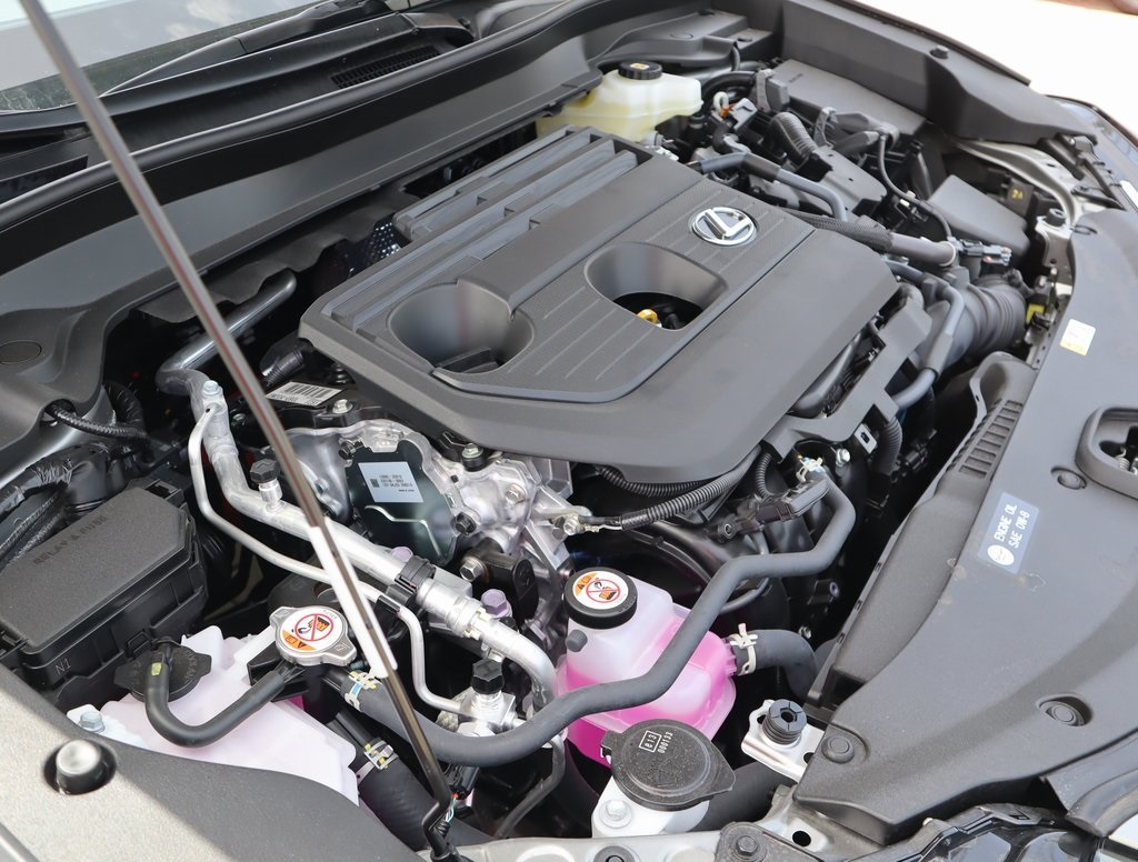 Thumbnail: 2025 Lexus UX - 14