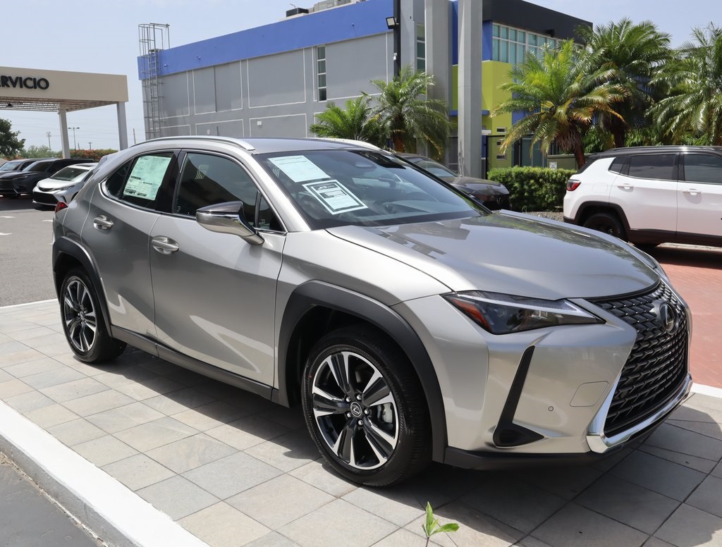 Thumbnail: 2025 Lexus UX - 3