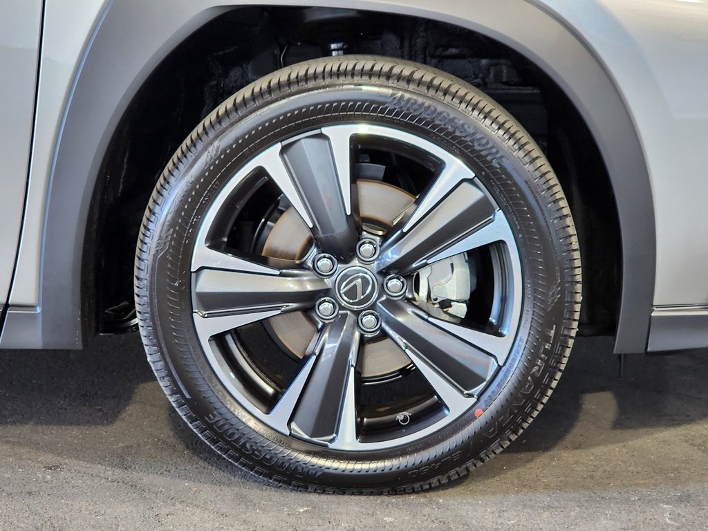 Thumbnail: 2025 Lexus UX - 4