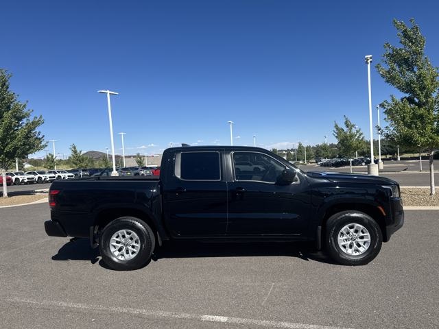 2024 Nissan Frontier SV photo 2
