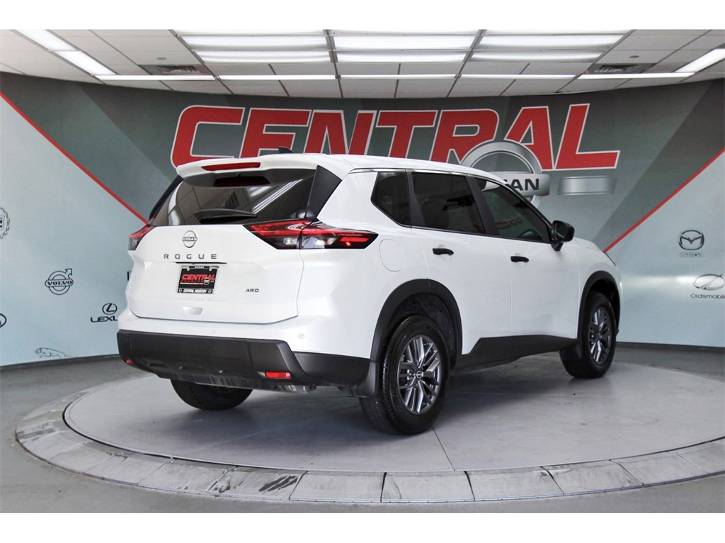 2024 Nissan Rogue S White at Central Houston Nissan