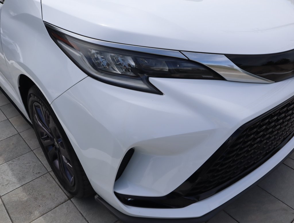 Thumbnail: 2022 Toyota Sienna - 15