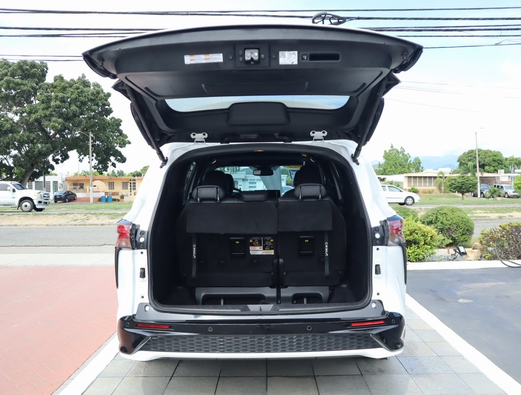 Thumbnail: 2022 Toyota Sienna - 18