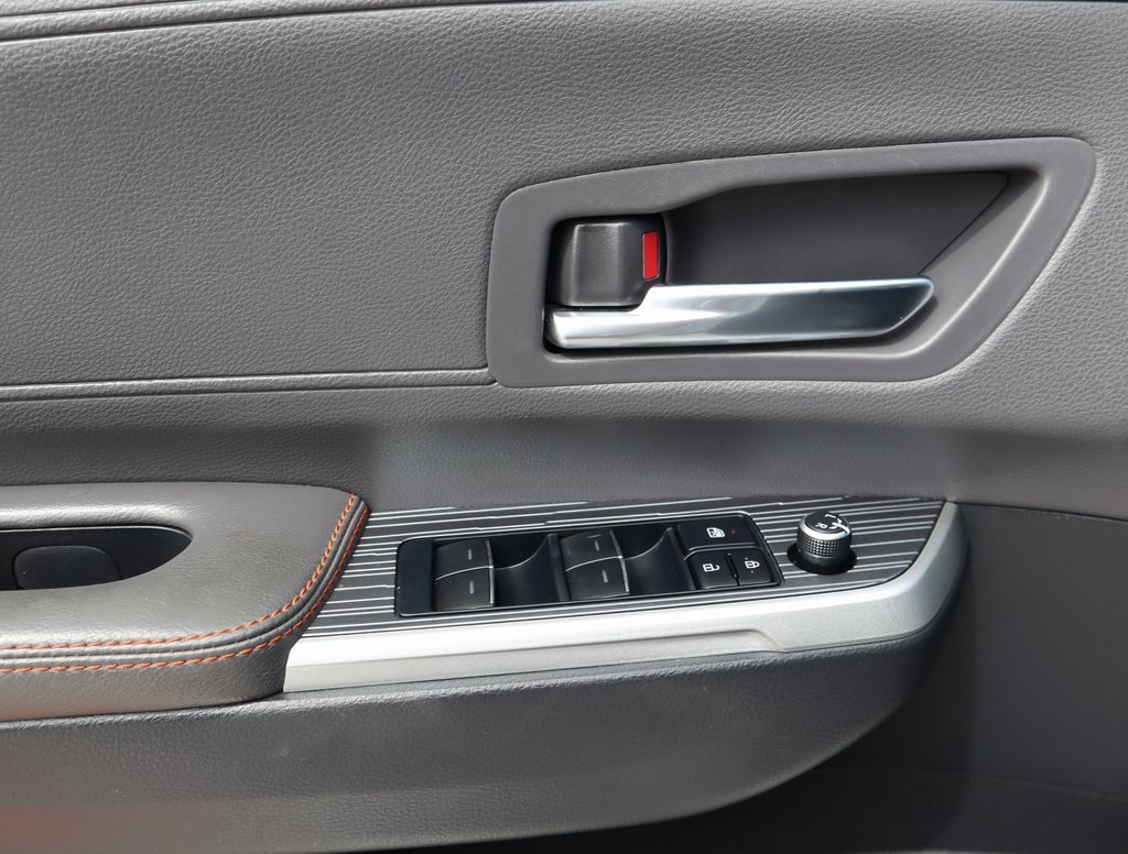 Thumbnail: 2022 Toyota Sienna - 20