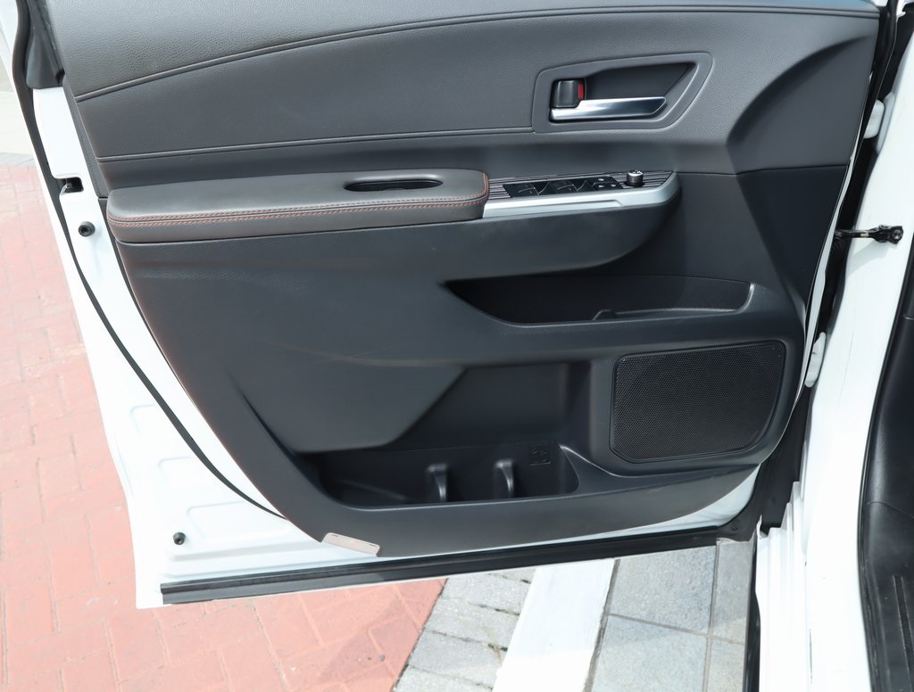 Thumbnail: 2022 Toyota Sienna - 21