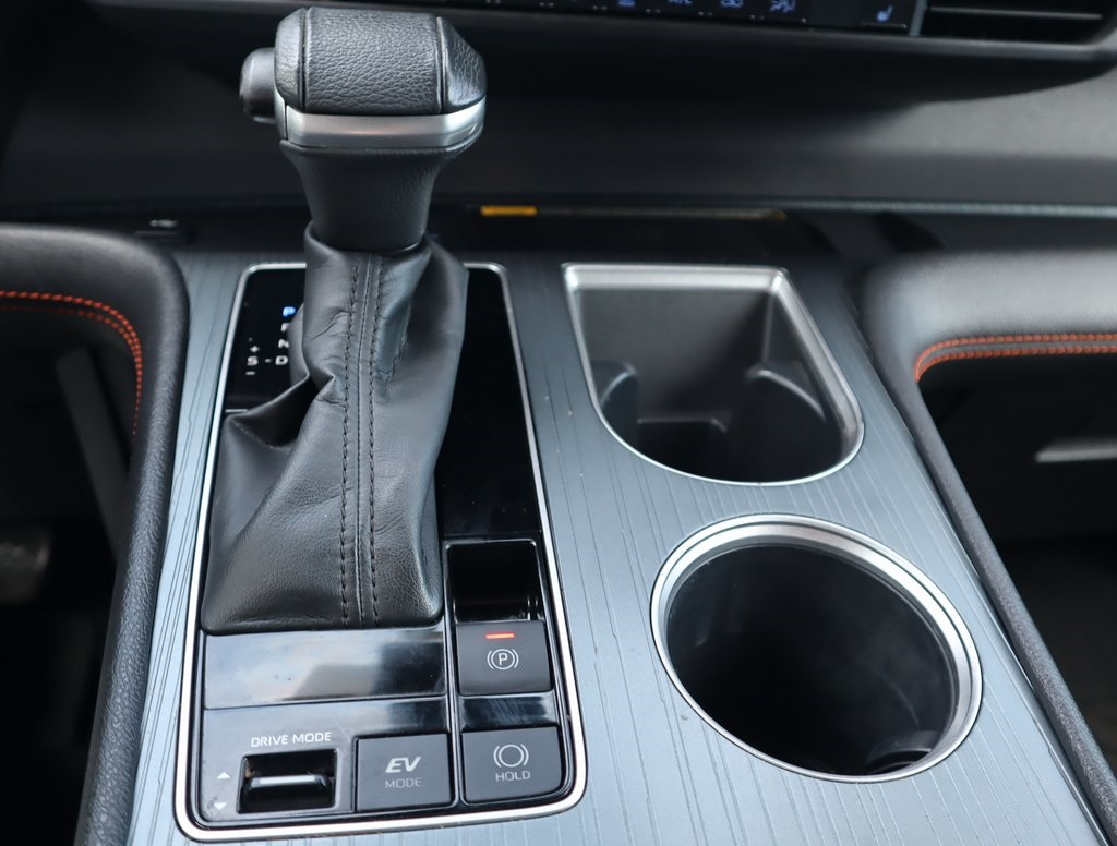 Thumbnail: 2022 Toyota Sienna - 28