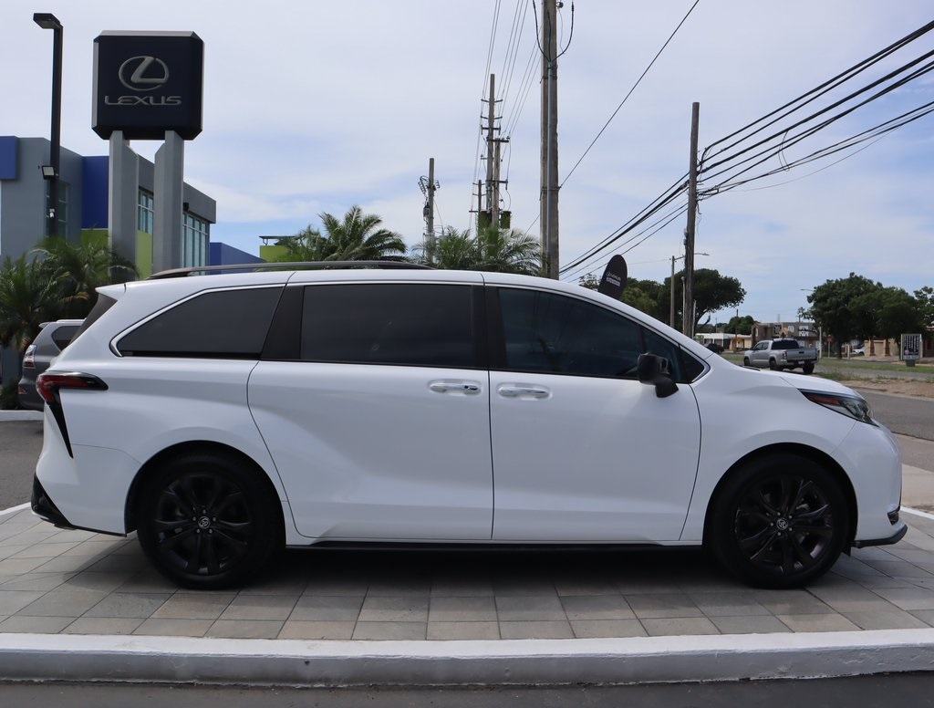Thumbnail: 2022 Toyota Sienna - 4