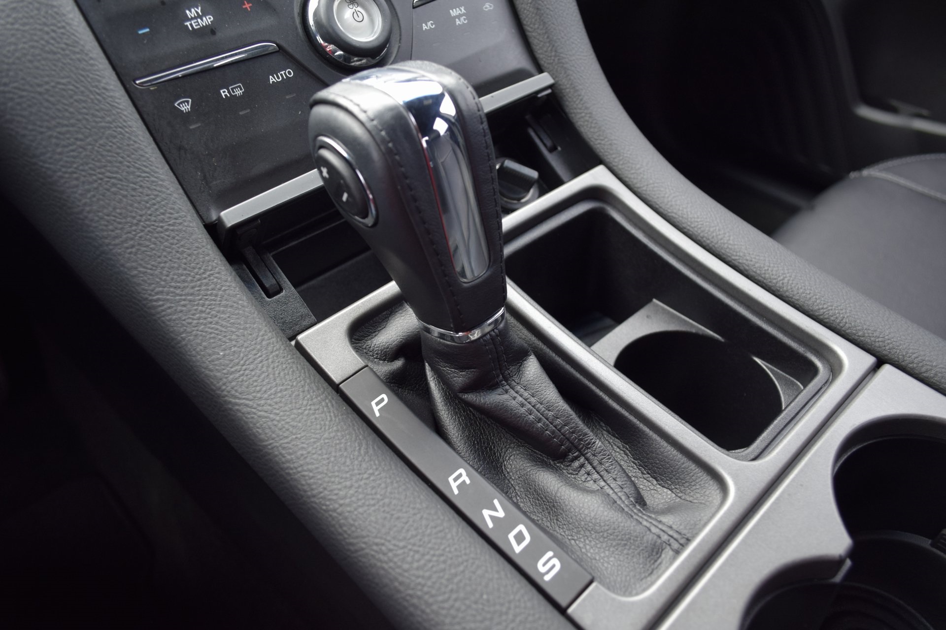 2018 Ford Taurus SEL Gray at Emmons Autoplex