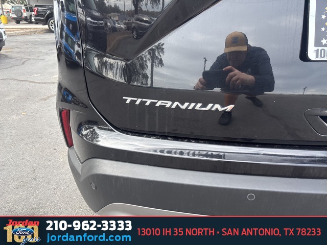 Used Car 2023 Ford Edge  Titanium For Sale Under $25,000 In San Antonio, Texas