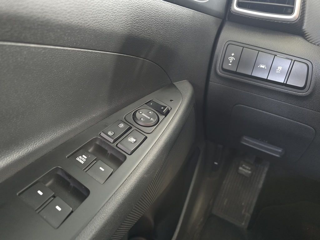 Thumbnail: 2019 Hyundai Tucson - 11