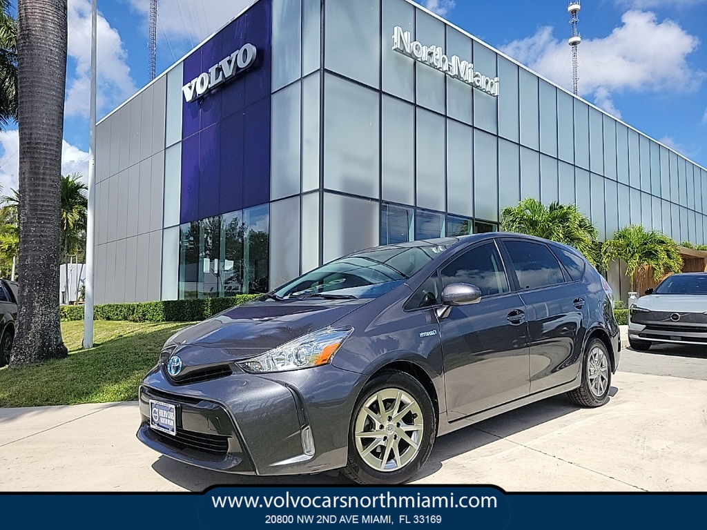 2016 Toyota Prius v Three