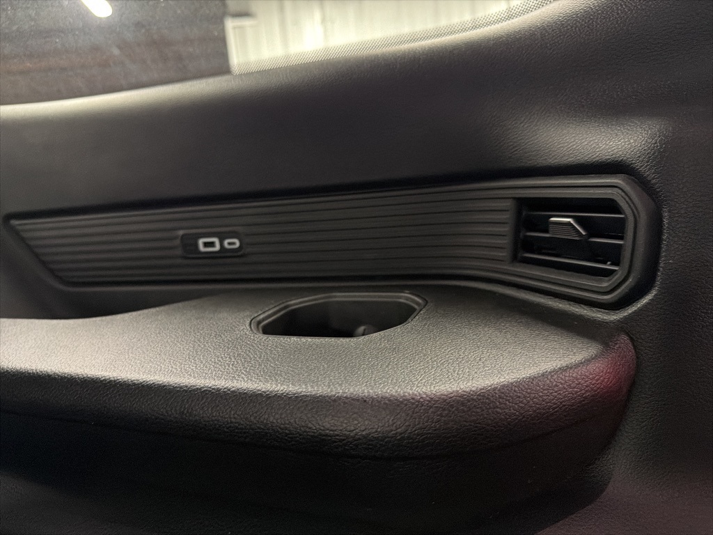 2025 Jeep Wagoneer Series II White at River Oaks CDJR