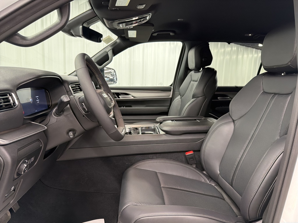 2025 Jeep Wagoneer Series II White at River Oaks CDJR