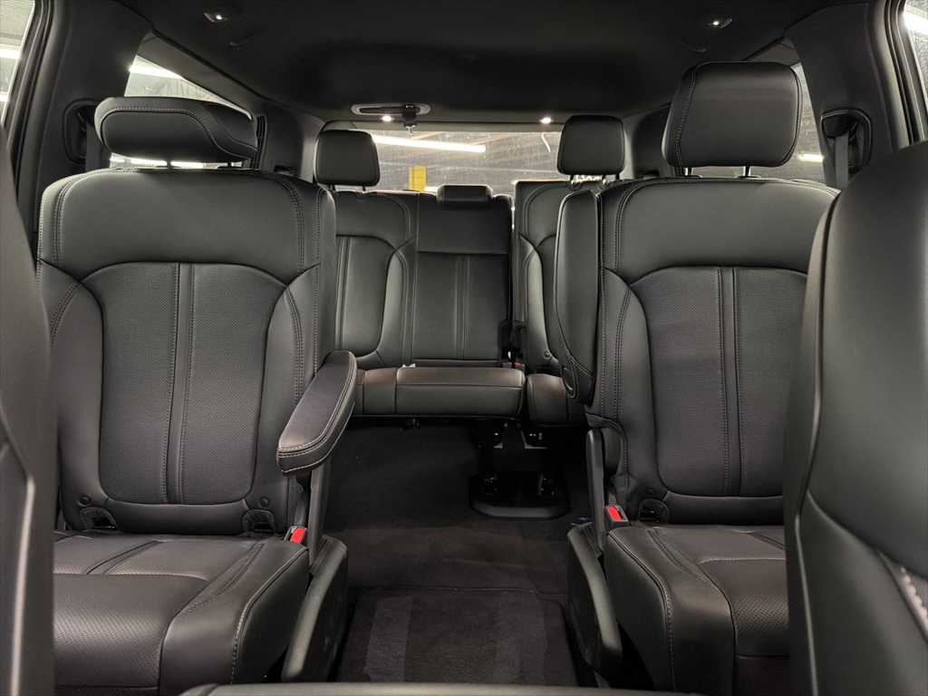 2025 Jeep Wagoneer Series II White at River Oaks CDJR