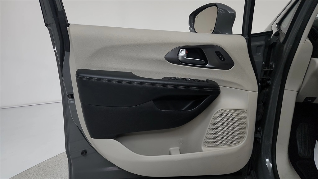 2022 Chrysler Pacifica Touring L Gray at AutoSavvy Houston Southwest