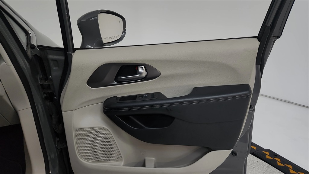 2022 Chrysler Pacifica Touring L Gray at AutoSavvy Houston Southwest