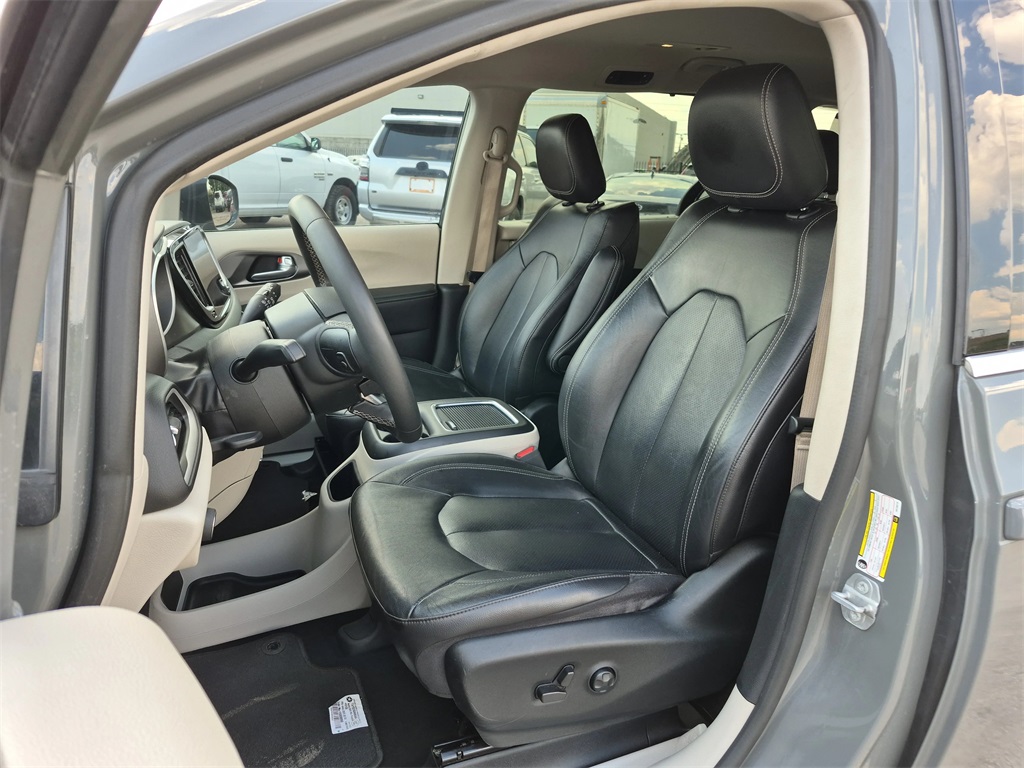 2022 Chrysler Pacifica Touring L Gray at AutoSavvy Houston Southwest